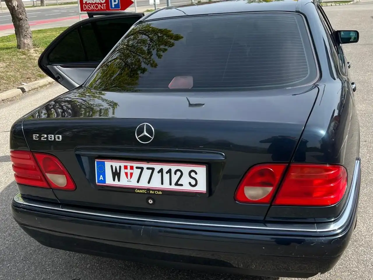 Mercedes-Benz E 280 Elegance Aut., foto 4