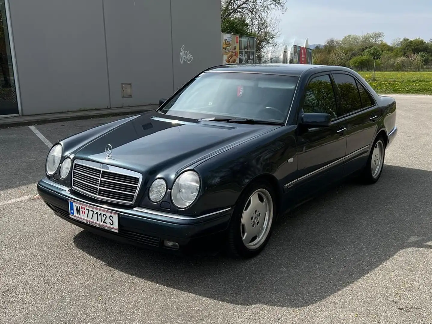 Mercedes-Benz E 280 E 280 Elegance Aut. Schwarz - 1