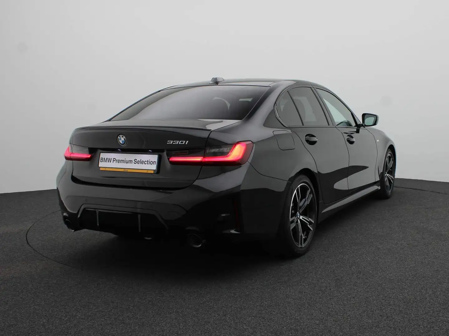 BMW 330 3-serie Sedan 330i M Sportpakket Pro | Trekhaak | Schwarz - 2