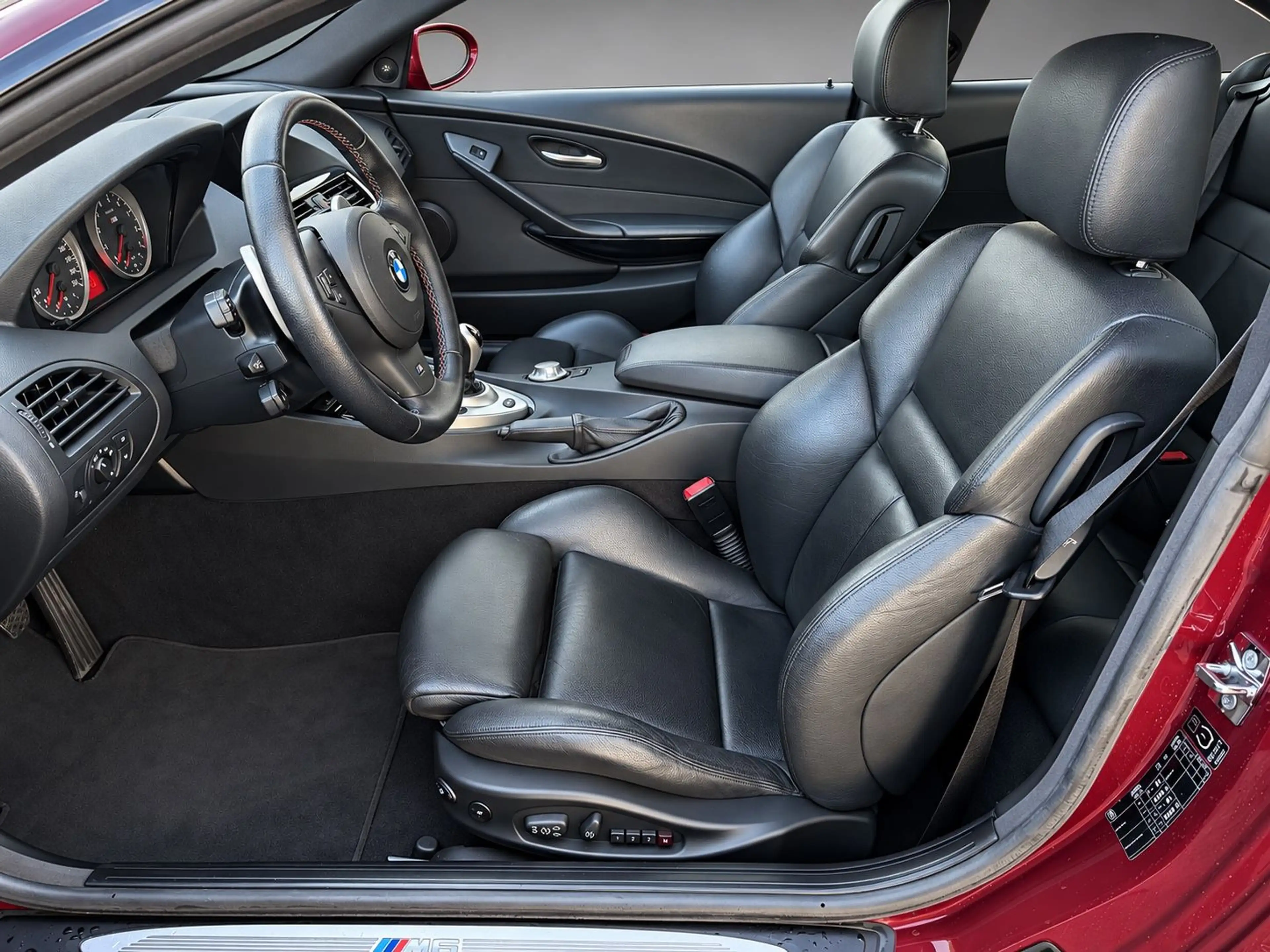 BMW M6 Deutsch, 2. Hand, außergewöhlicher Zustand — photo 8