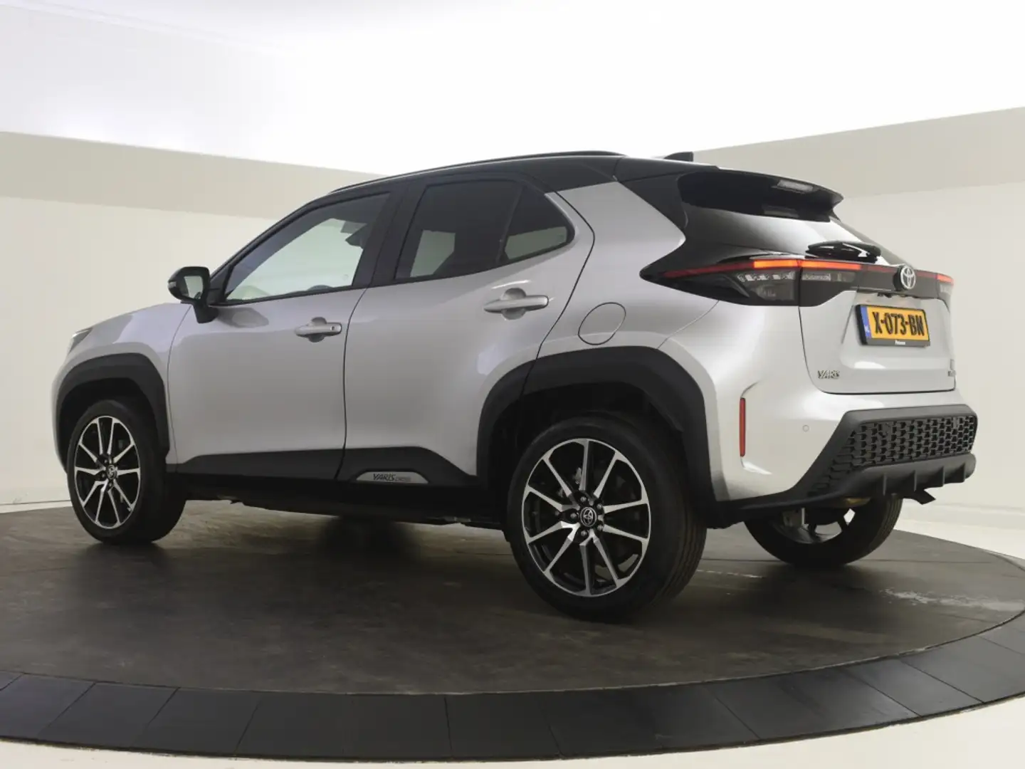 Toyota Yaris Cross 1.5 Hybrid GR Sport | Stoelverwarming | BLS | Park Gris - 2