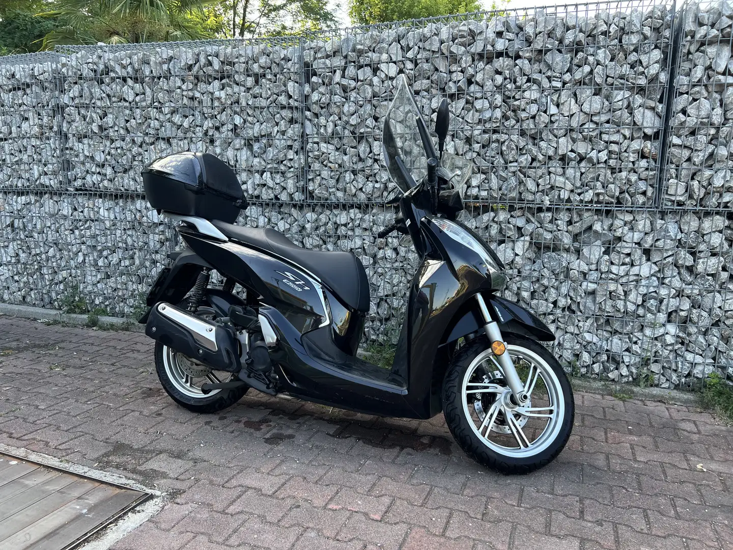 Honda SH 300 ABS - 2