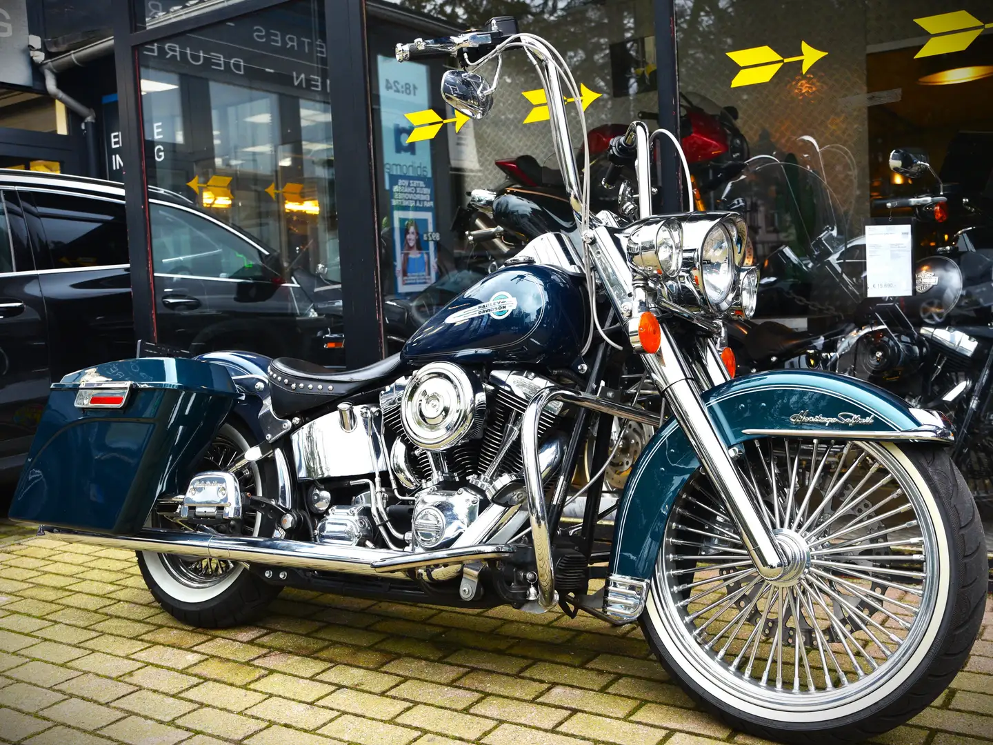 Harley-Davidson Heritage Softail CHICANOS STYLE ***MOTO VERTE*** Bleu - 1