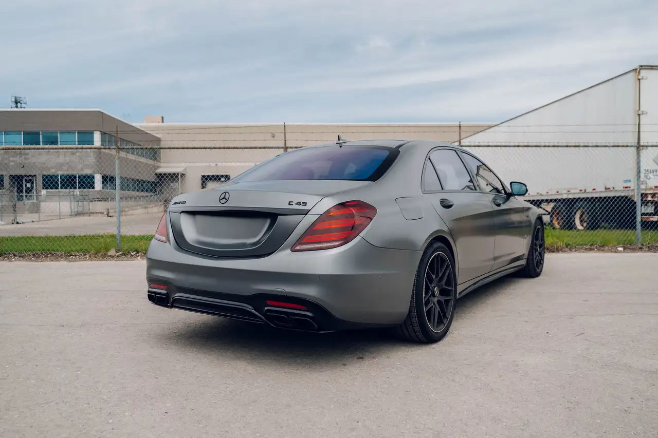 Mercedes-Benz S-Class снимка Mercedes-Benz S-Class