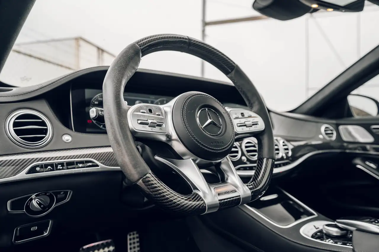 Mercedes-Benz S-Class снимка Mercedes-Benz S-Class