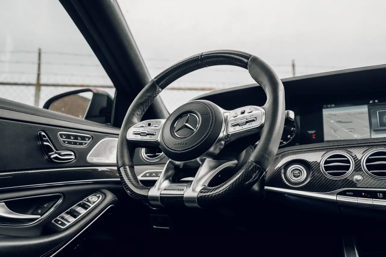 Mercedes-Benz S-Class снимка Mercedes-Benz S-Class