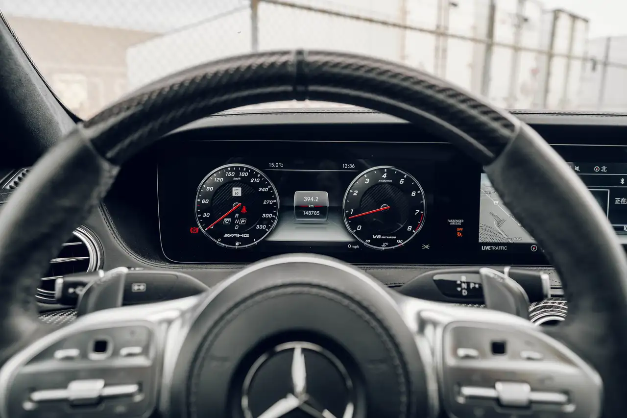 Mercedes-Benz S-Class снимка Mercedes-Benz S-Class