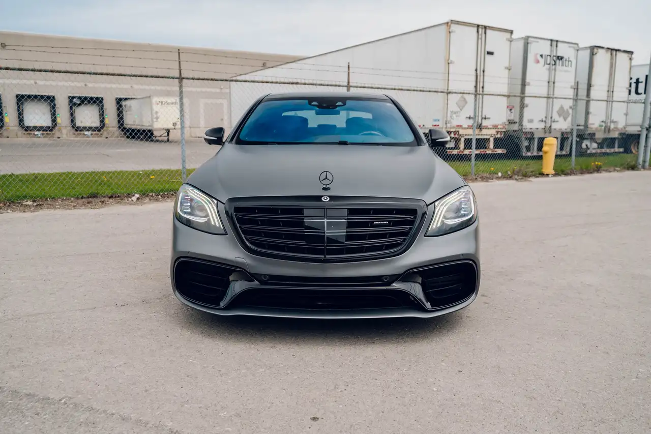 Mercedes-Benz S-Class снимка Mercedes-Benz S-Class
