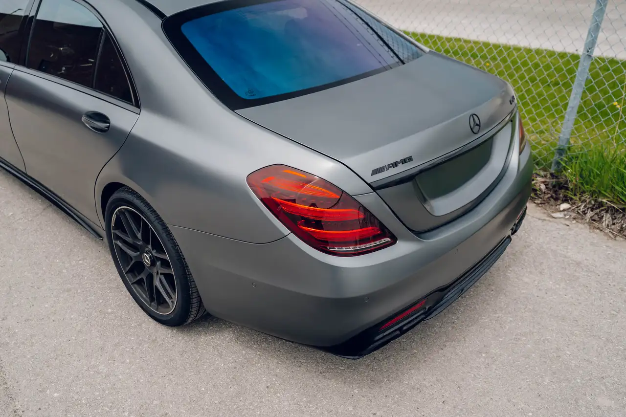 Mercedes-Benz S-Class снимка Mercedes-Benz S-Class