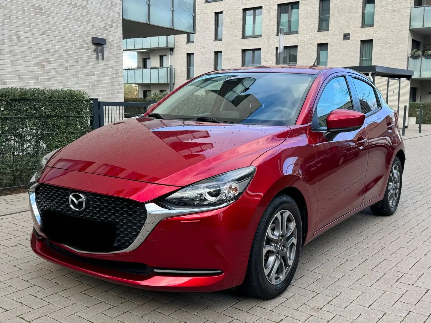 Mazda 2 Lim. Exclusive-Line Rot - 1