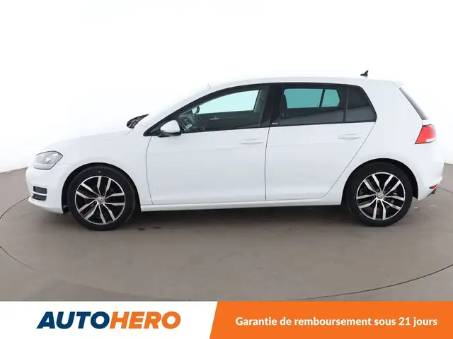 Volkswagen Golf view 3
