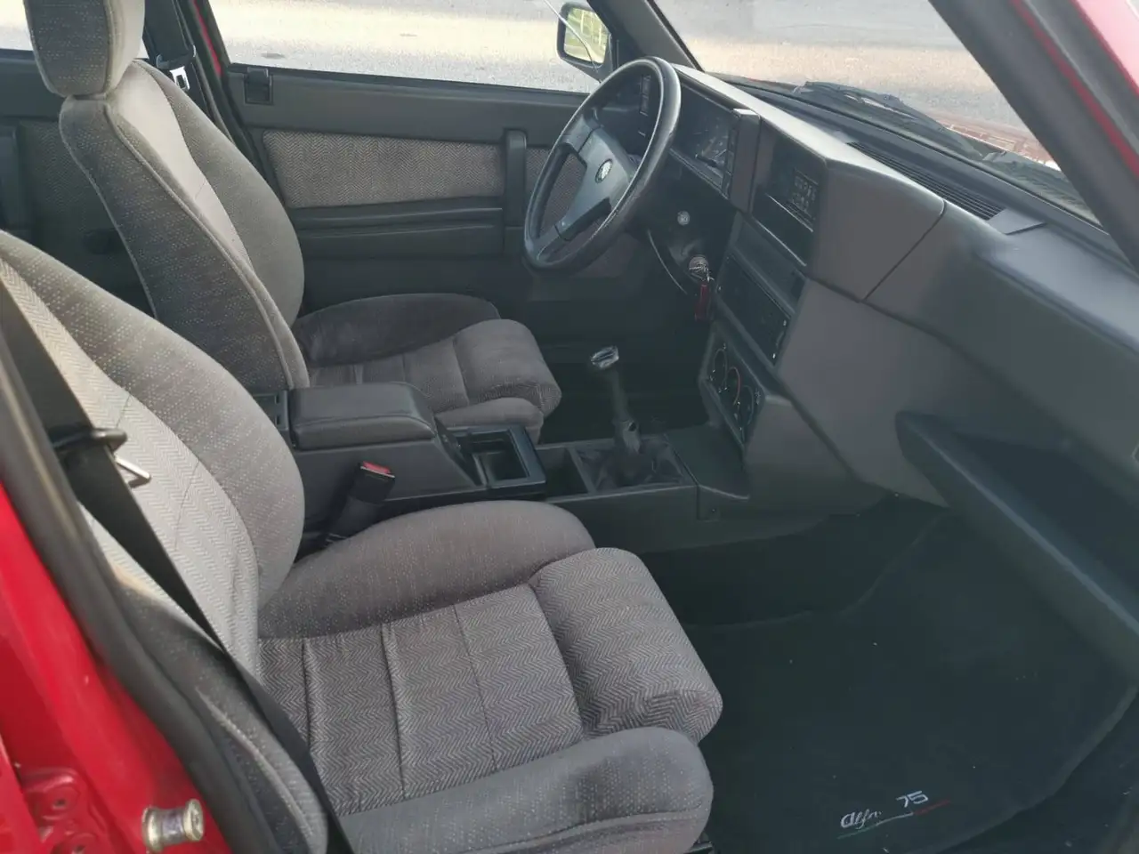 Alfa Romeo 75 2.0i ts, foto 10