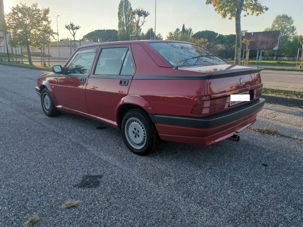Alfa Romeo 75 2.0i ts, foto 4