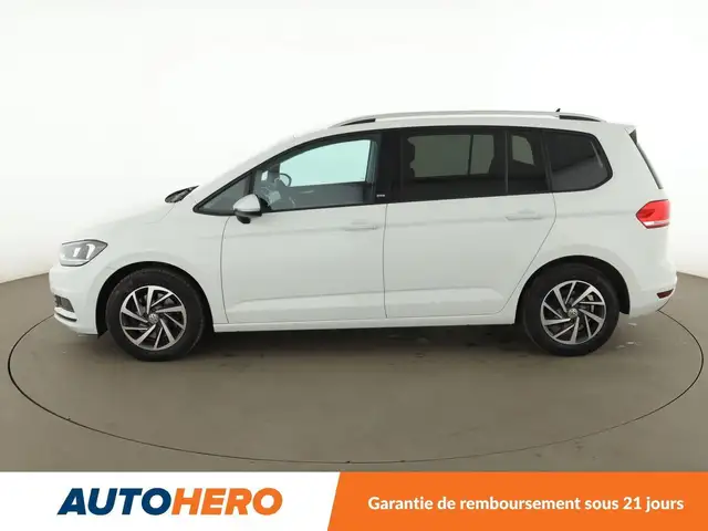 Volkswagen Touran view 3
