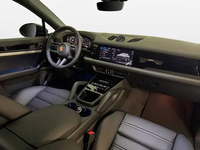 Porsche Cayenne view 10