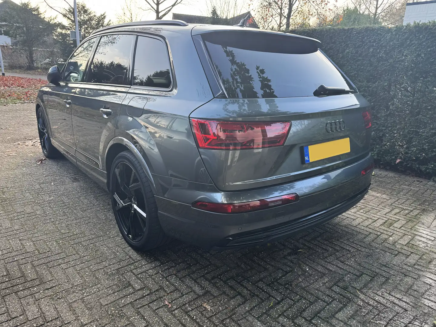 Audi Q7 Q7 3.0 TDI  374pk e-tron Quattro tiptronic S-line Grey - 2
