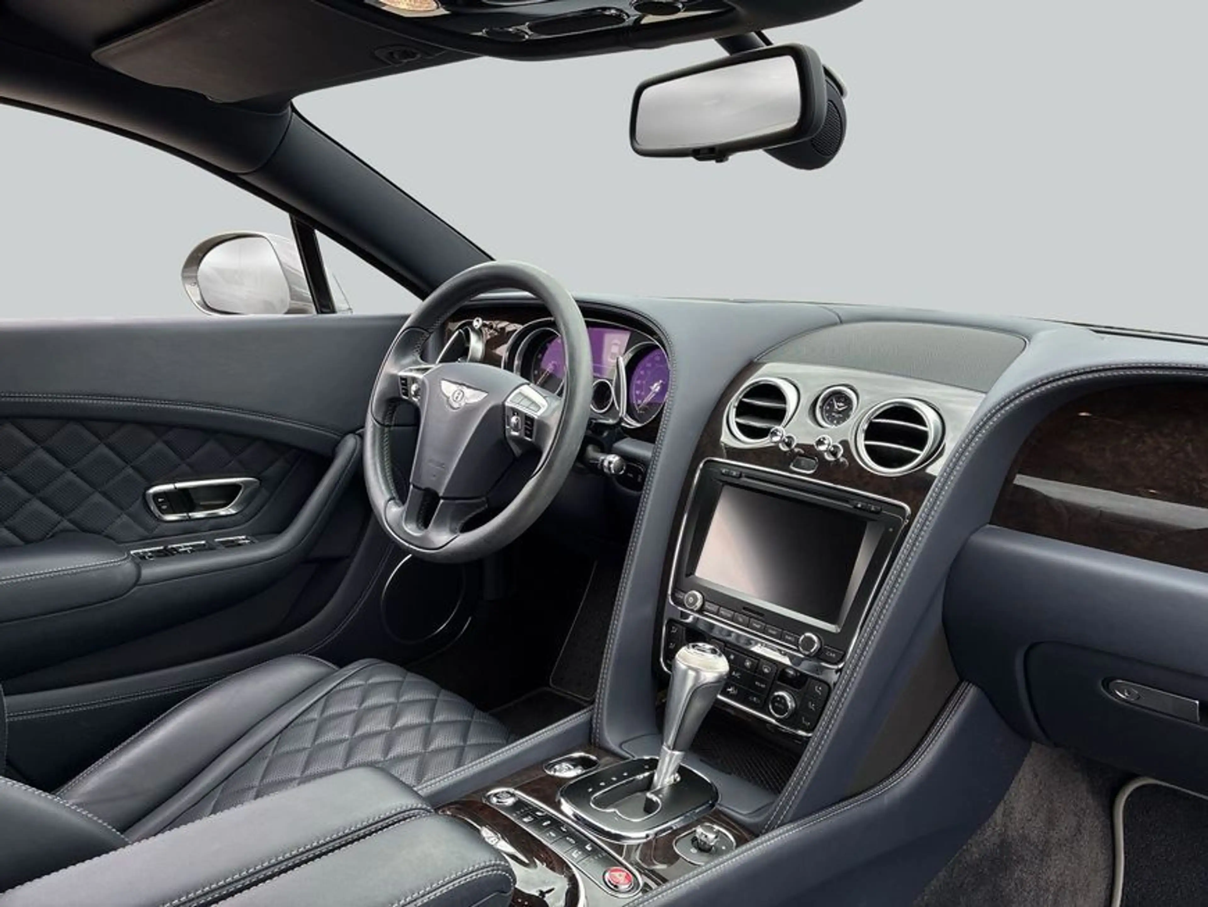 Bentley Continental GT V8 S — photo 2