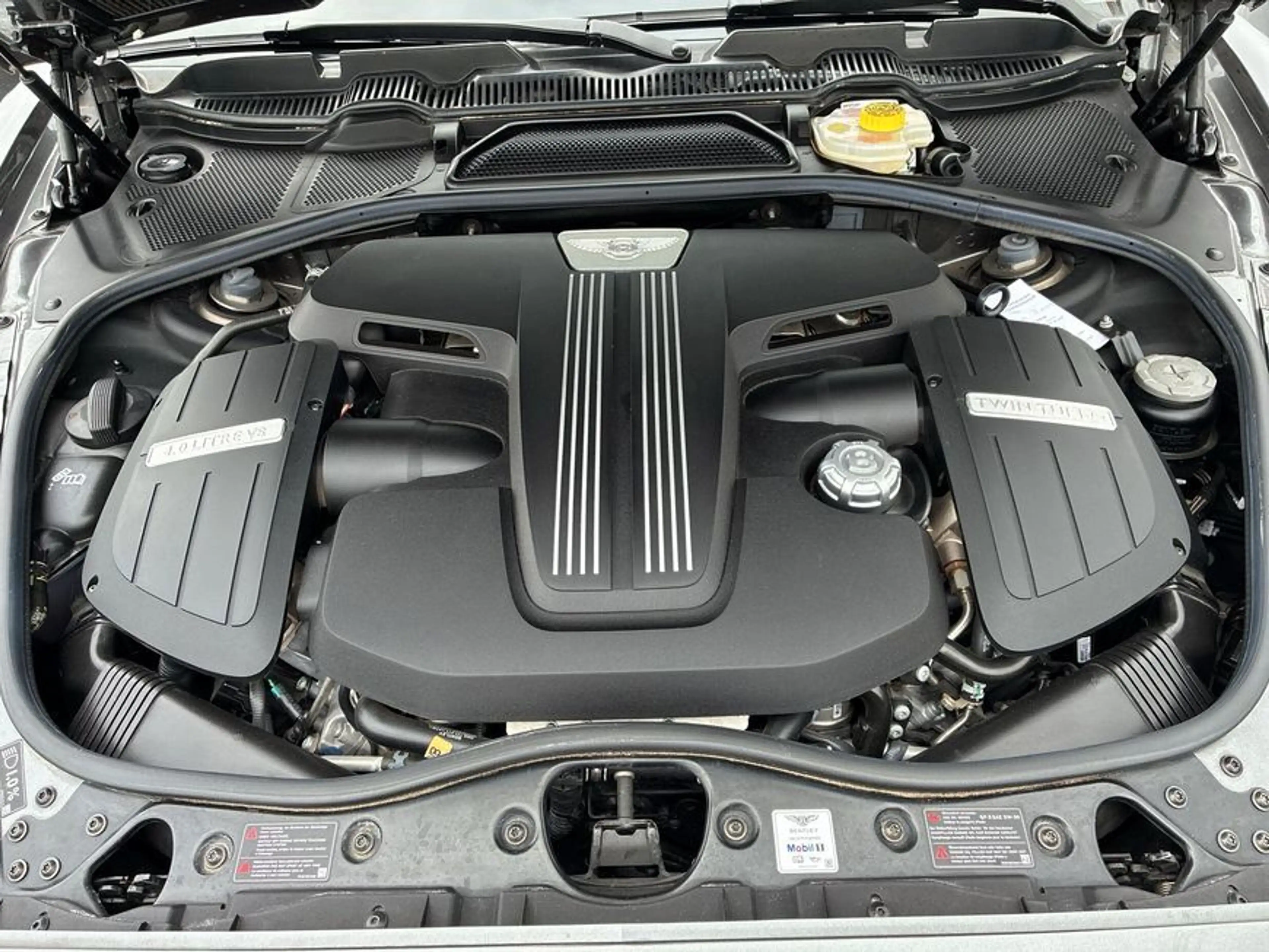Bentley Continental GT V8 S — photo 10