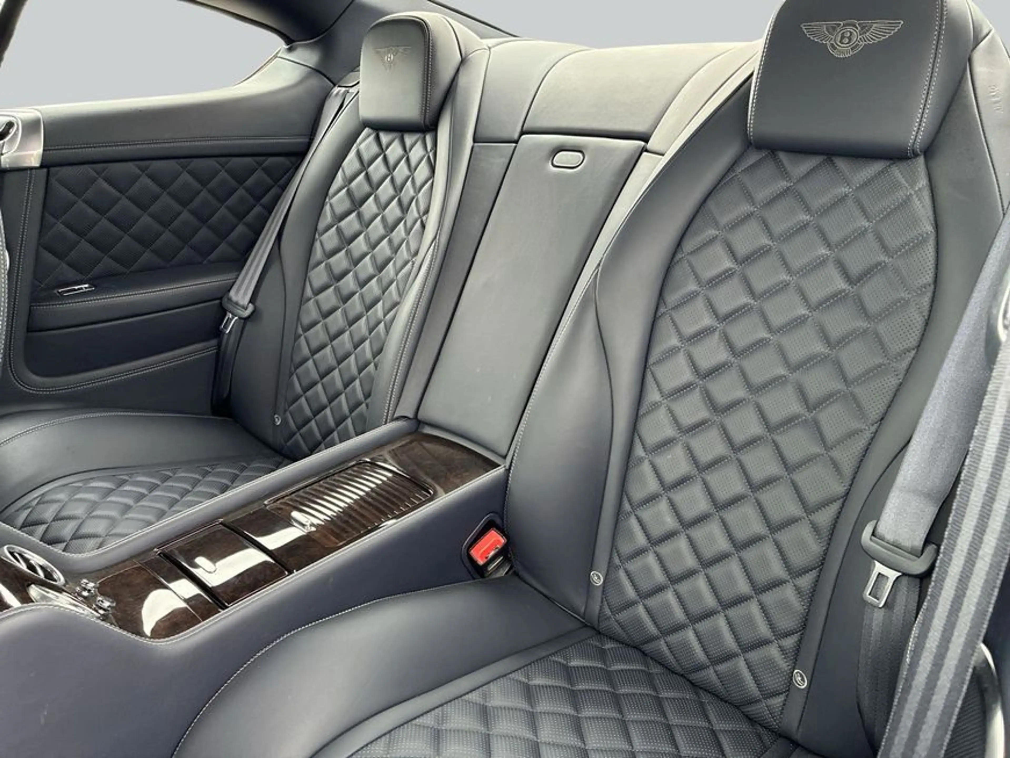 Bentley Continental GT V8 S — photo 14