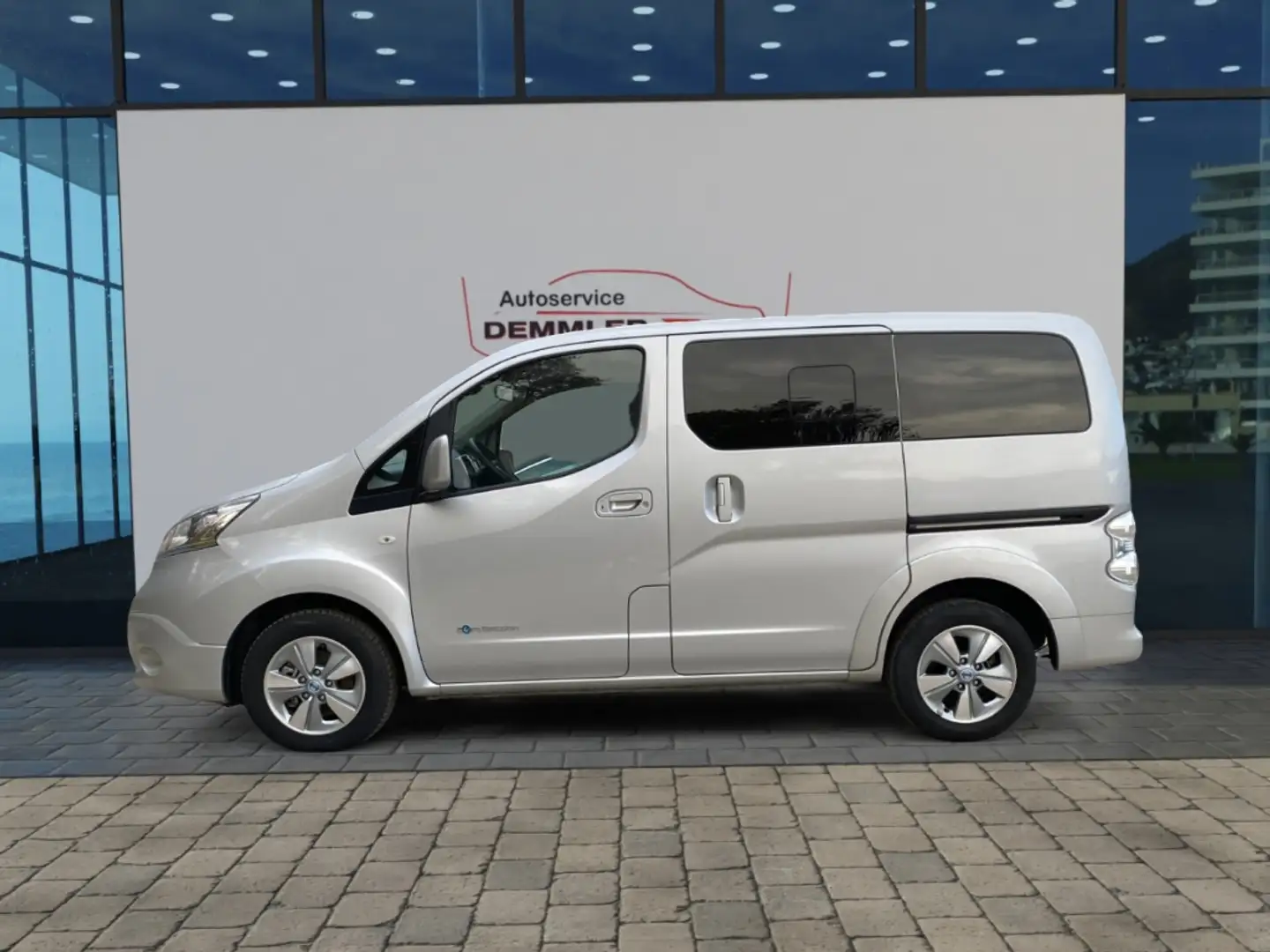 Nissan NV200 Evalia e-Evalia Silber - 2