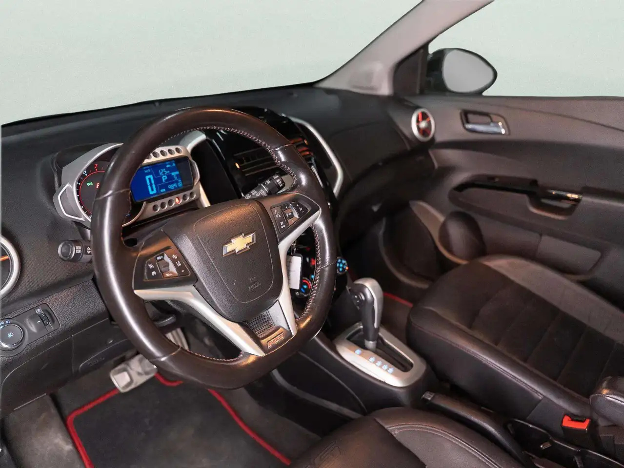 Chevrolet Sonic снимка Chevrolet Sonic