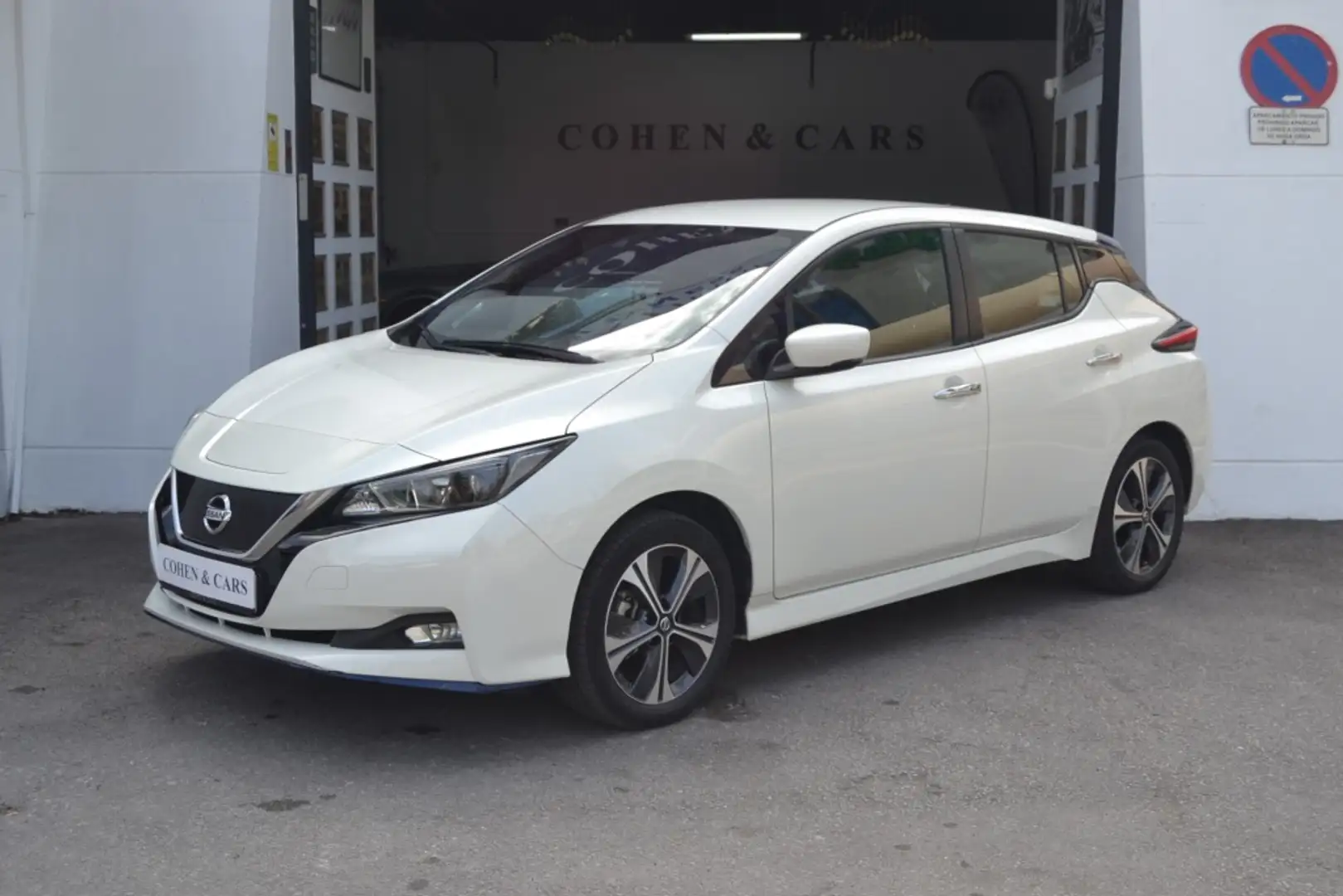 Nissan Leaf 40 kWh Acenta Access Wit - 2