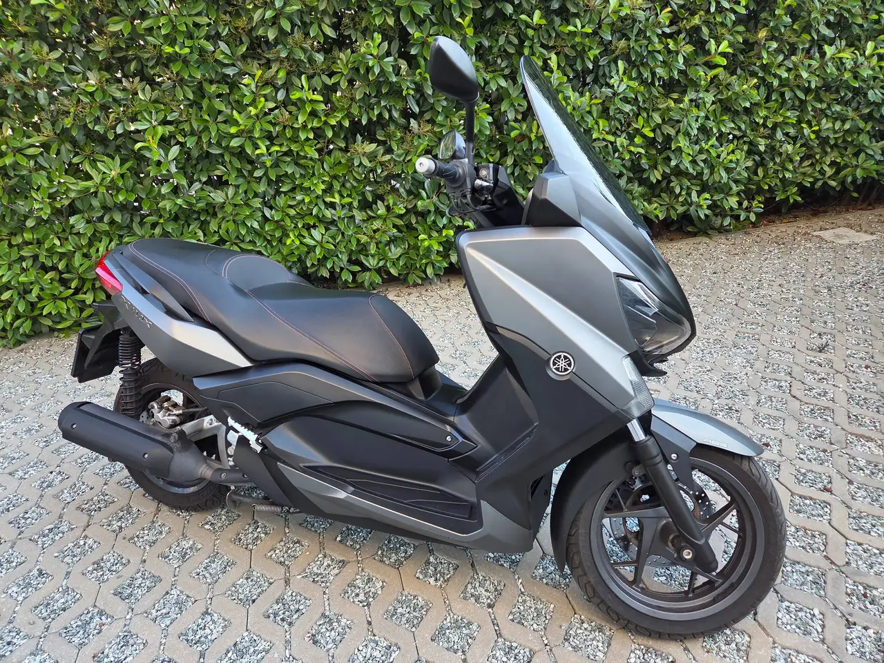 Yamaha X-Max 250