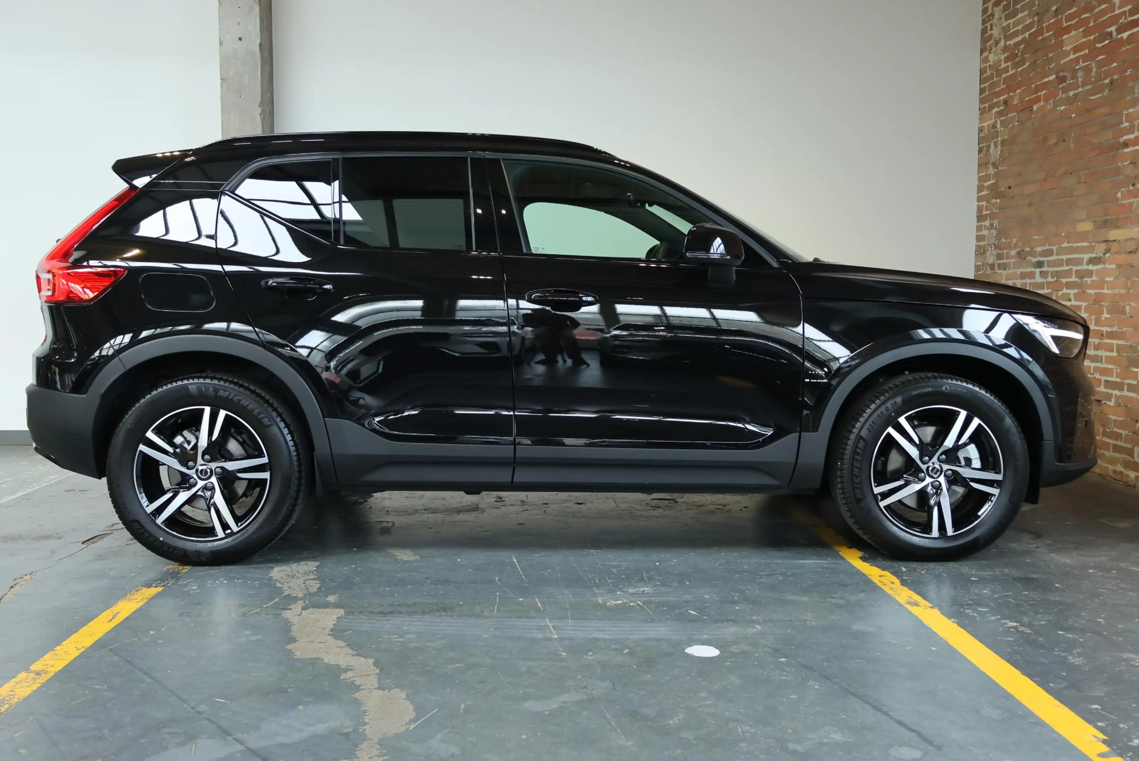 Volvo XC40 B4 Plus Black Edition | Panoramadak |  | Semi-Elec — photo 4