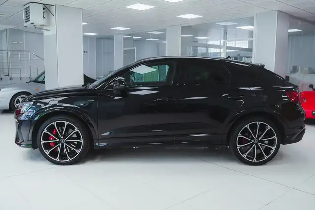 Audi RS Q3 view 3