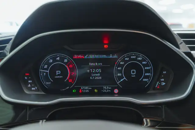 Audi RS Q3 view 8