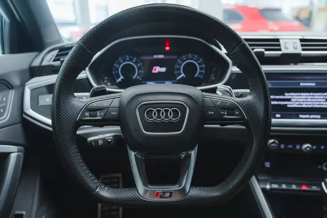 Audi RS Q3 view 7