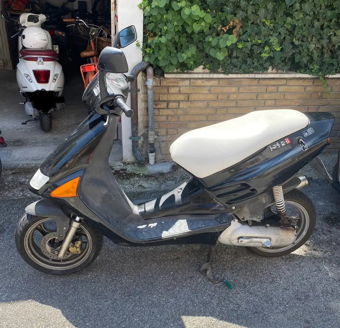 Aprilia SR 50 Nero - 1
