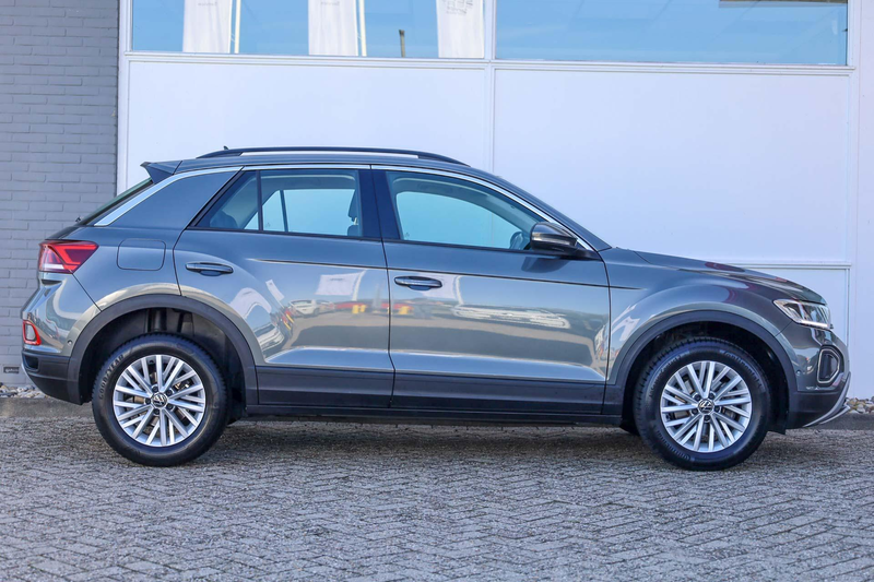 Volkswagen T-Roc 1.0 TSI 110pk Life | Navigatie | Adaptive Cruise | — photo 3