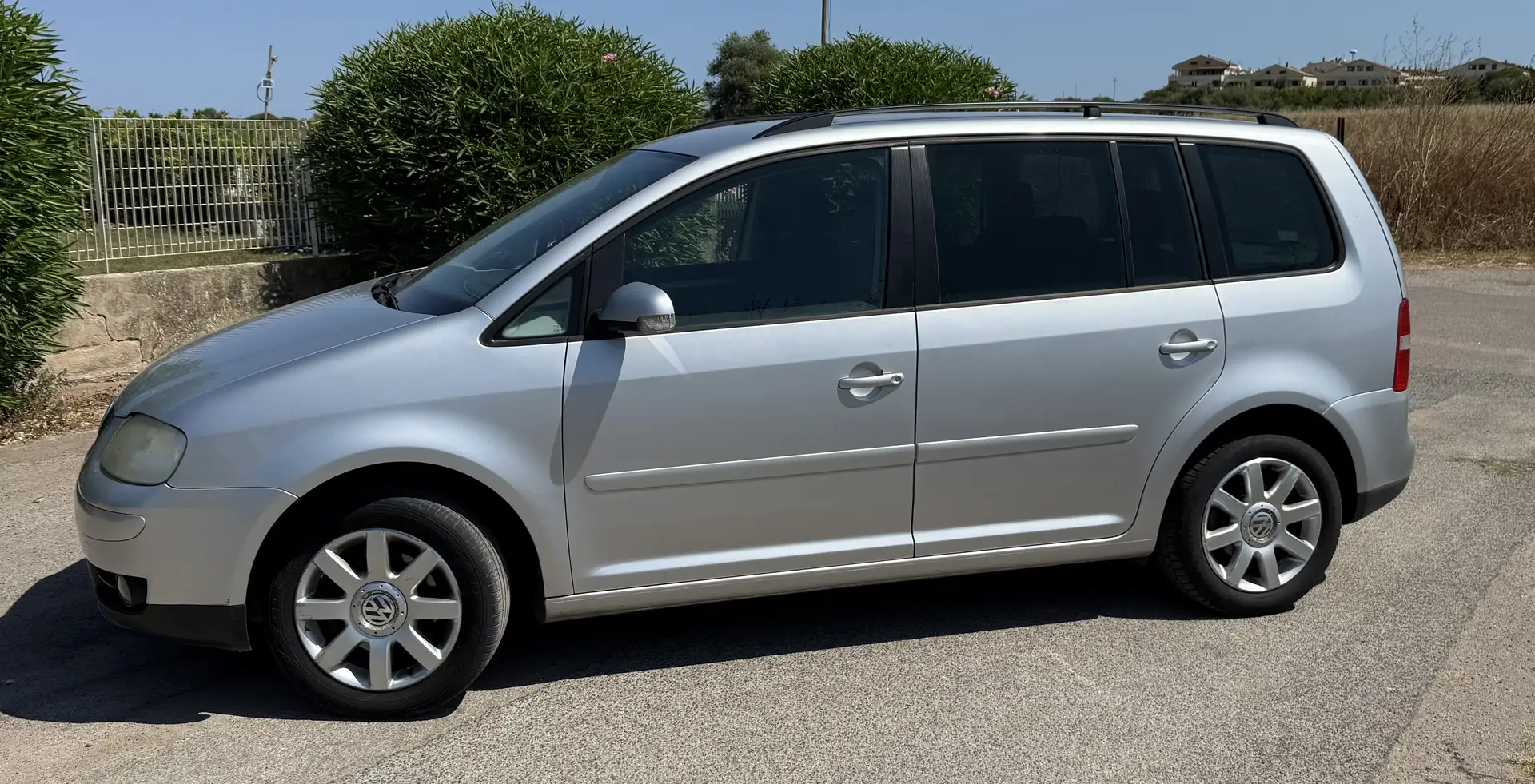 Volkswagen Touran 2.0 tdi Highline 140cv - 2
