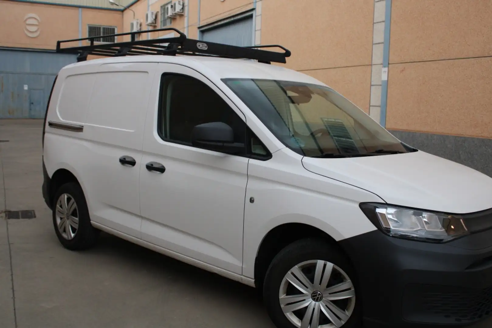 Volkswagen Caddy Cargo Furgón 2.0TDI 55kW Blanco - 2