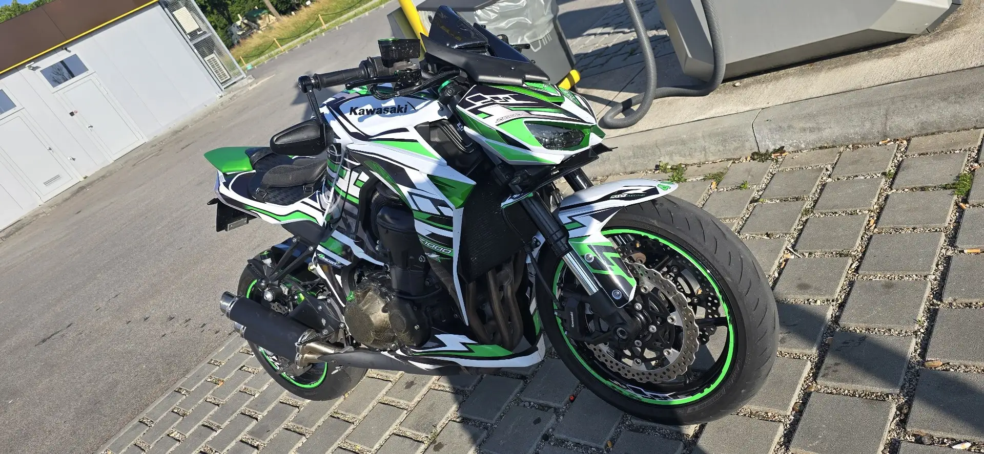 Kawasaki Z 1000 Verde - 2