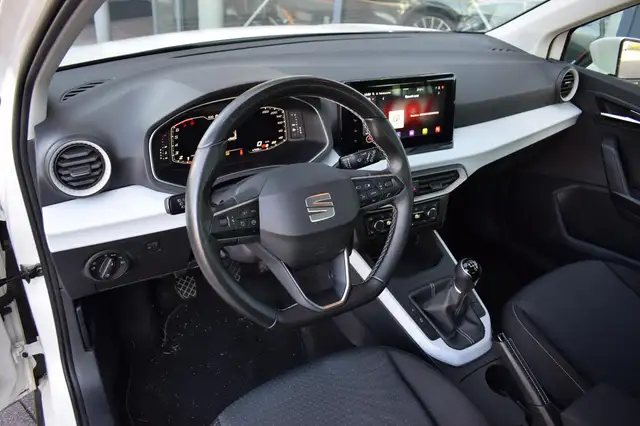 SEAT Arona view 3
