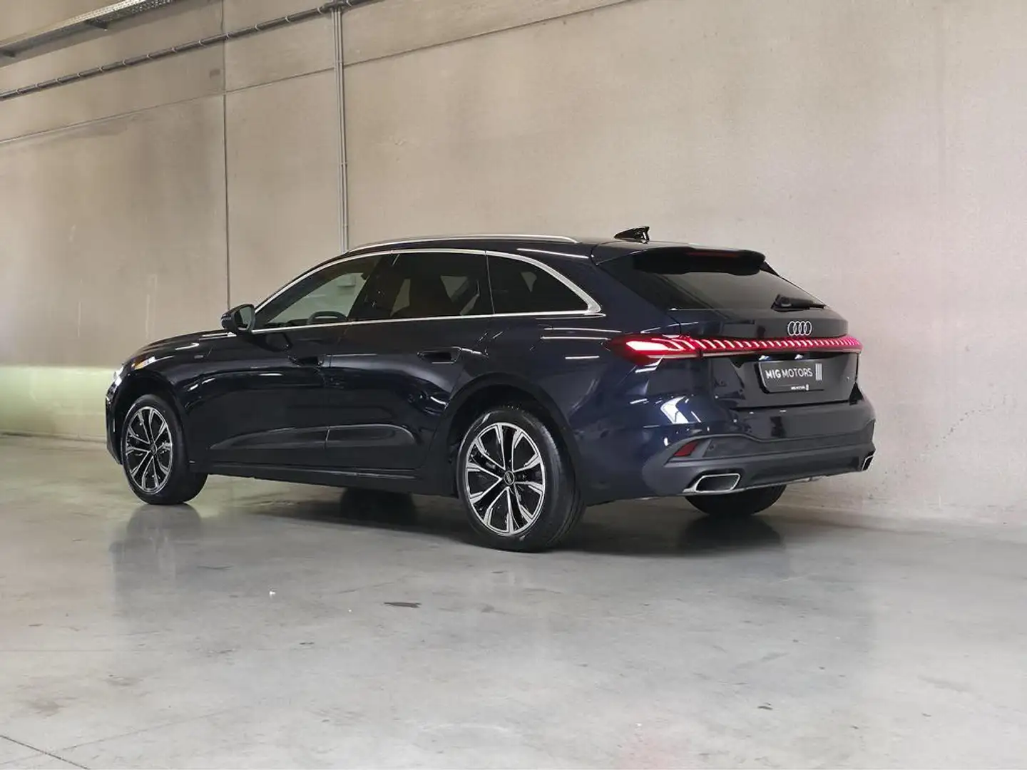 Audi A5 Avant e-hybrid (PHEV) Attraction quattro Bleu - 2