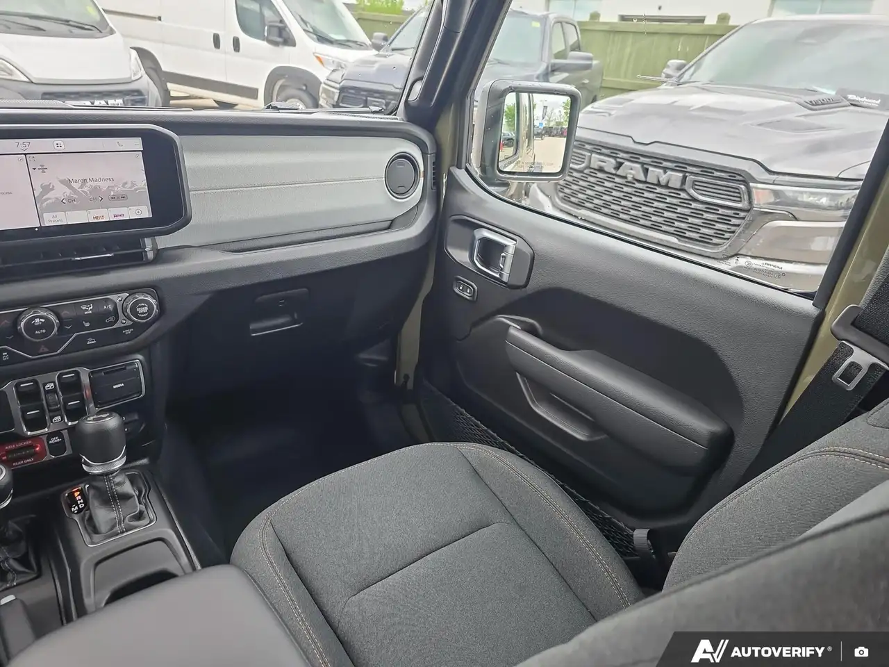 Jeep Wrangler снимка Jeep Wrangler