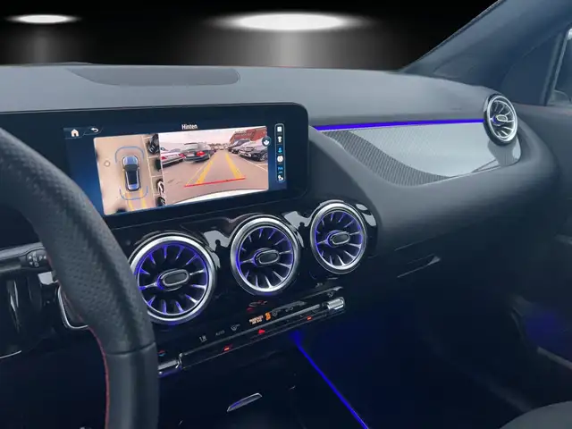 Mercedes-Benz Gla Class view 9