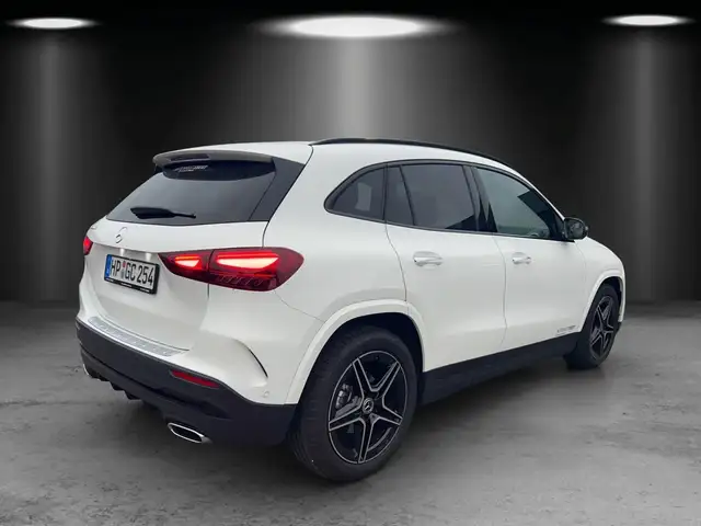 Mercedes-Benz Gla Class view 5