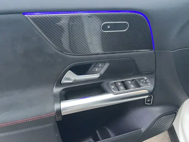 Mercedes-Benz Gla Class view 14
