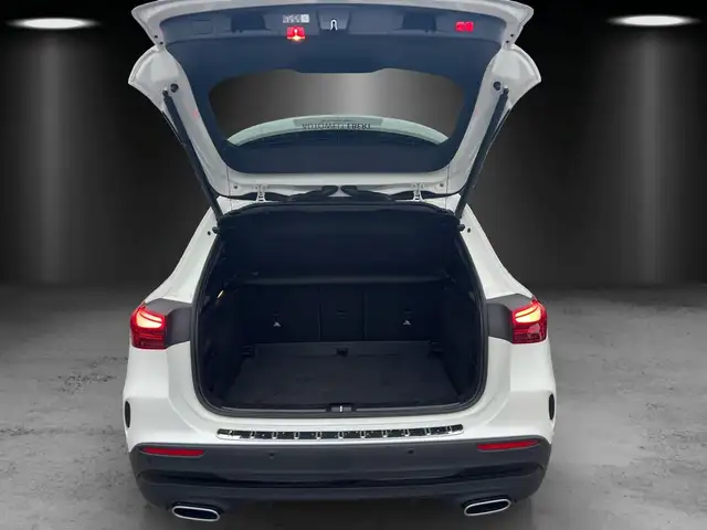 Mercedes-Benz Gla Class view 12