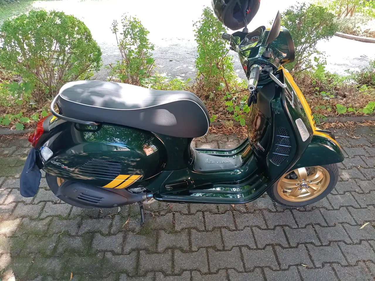 Vespa GTS Super Racing