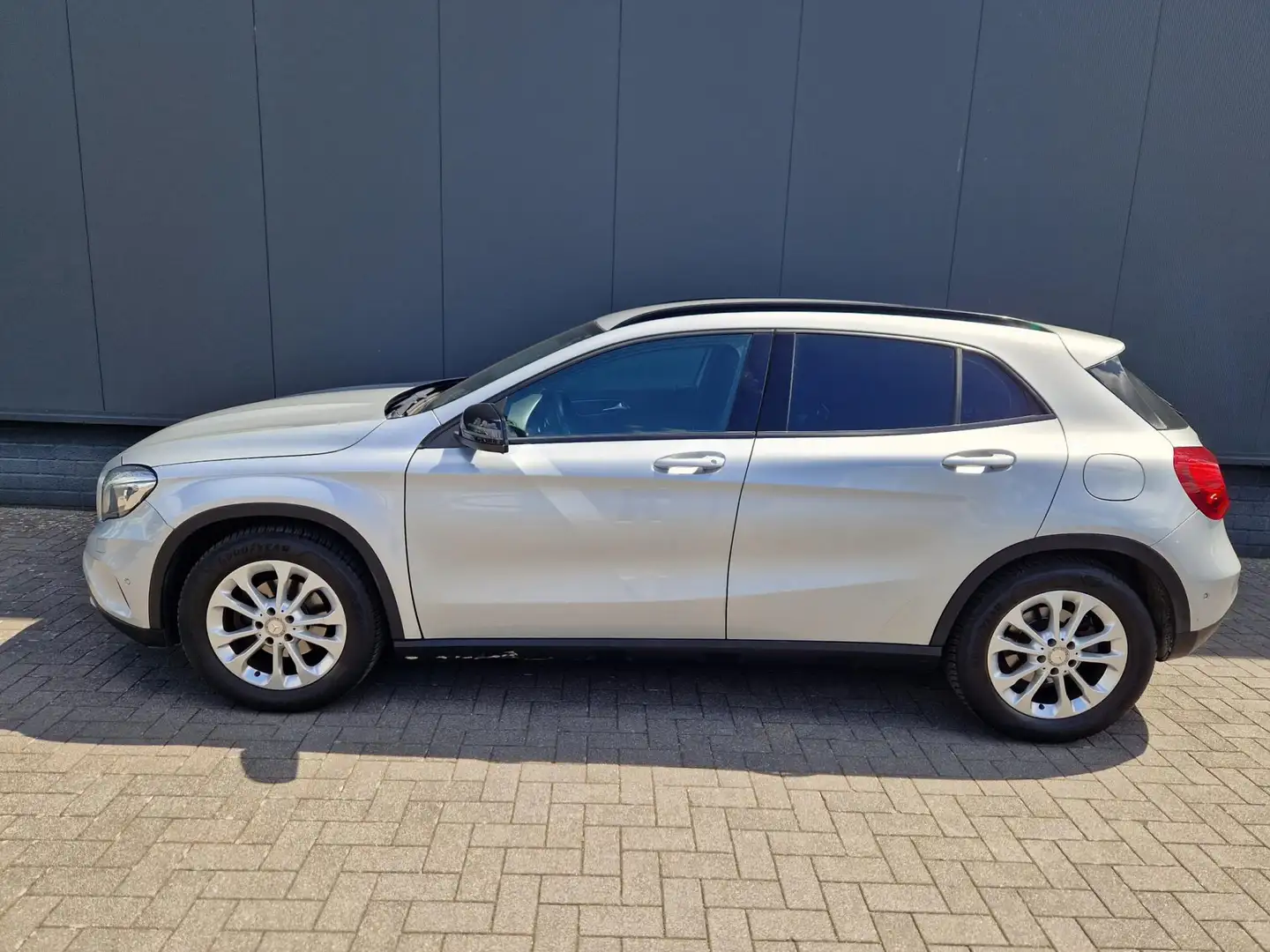 Mercedes-Benz GLA 200 CDI AUT Grijs - 2