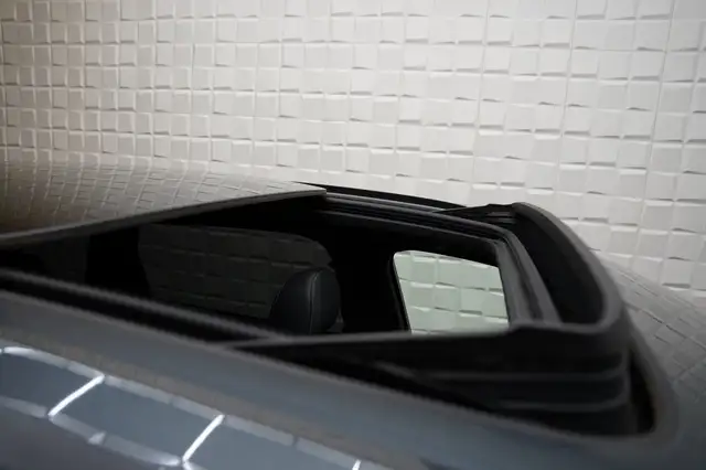 Audi Q7 view 11