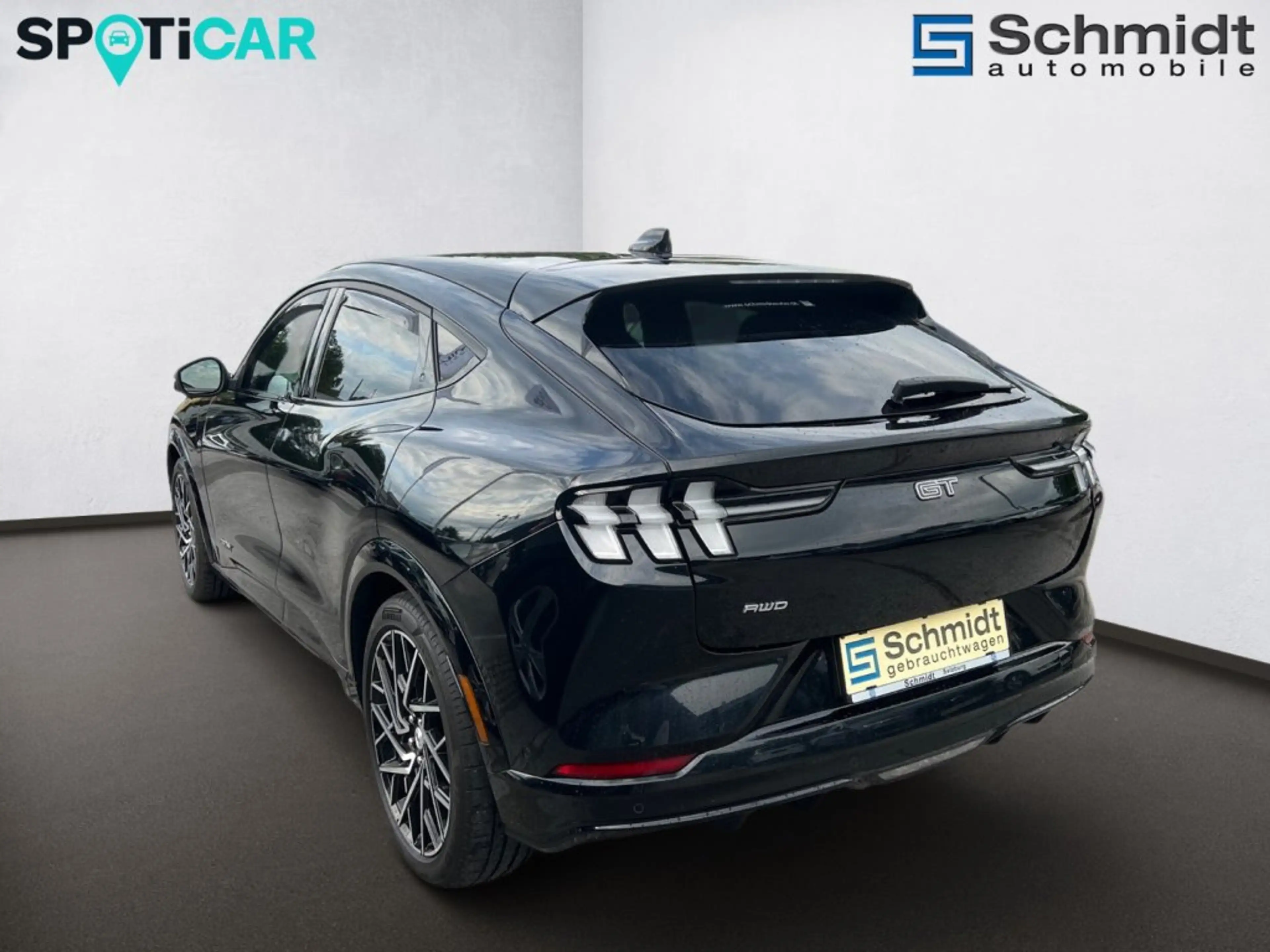 Ford Mustang Mach-E Elektro 99kWh Extended Range AWD GT — photo 3