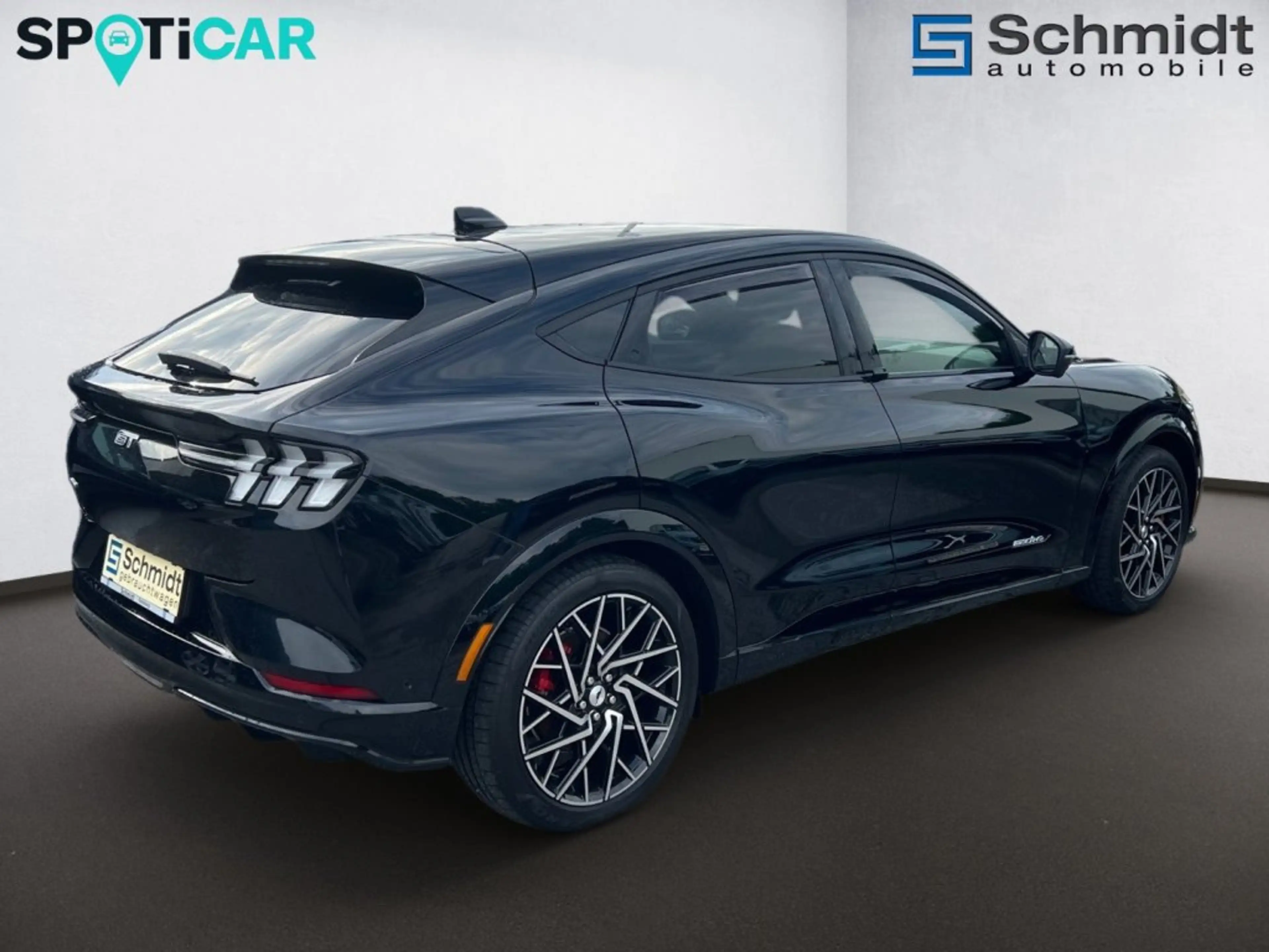 Ford Mustang Mach-E Elektro 99kWh Extended Range AWD GT — photo 4