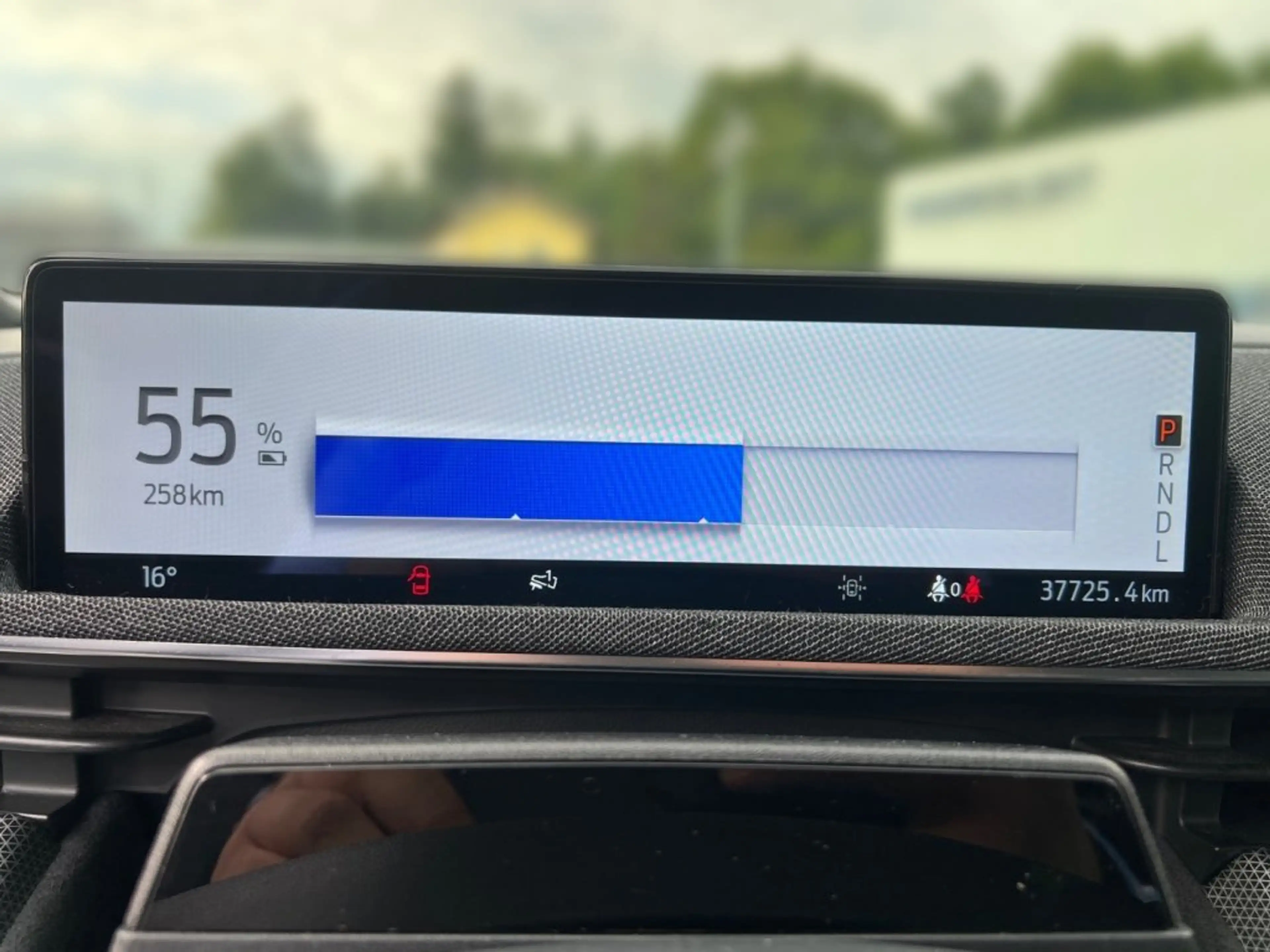 Ford Mustang Mach-E Elektro 99kWh Extended Range AWD GT — photo 10