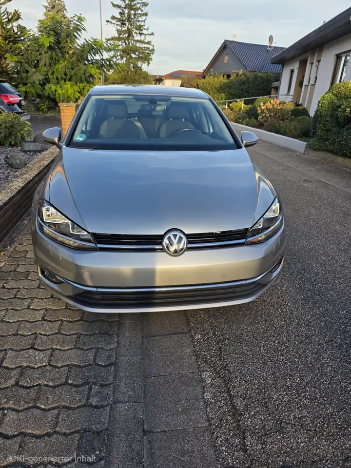 Volkswagen Golf 1.0 TSI Join — photo 1 of 5